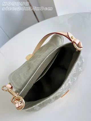 Denim 10.2 in Bag M95050