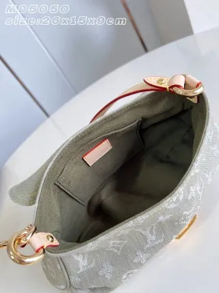 Denim 10.2 in Bag M95050