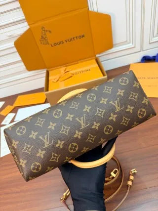 Diamond Pattern Leather Bag M15208