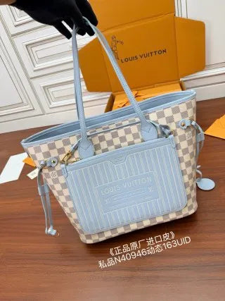 Diamond Pattern Leather Bag N40946