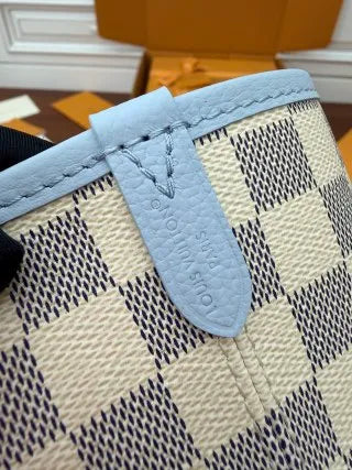 Diamond Pattern Leather Bag N40946