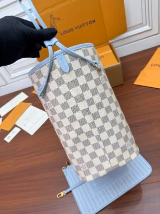 Diamond Pattern Leather Bag N40946