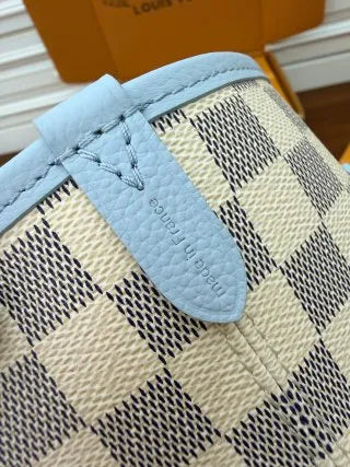 Diamond Pattern Leather Bag N40946