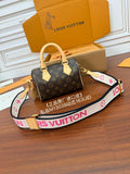Diamond-Pattern Leather Handbag Crossbody Bag M13039 135639