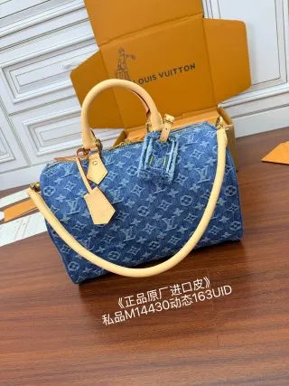 Diamond Pattern Leather Handbag M14430 1681150