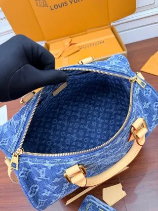 Diamond Pattern Leather Handbag M14430 1681150