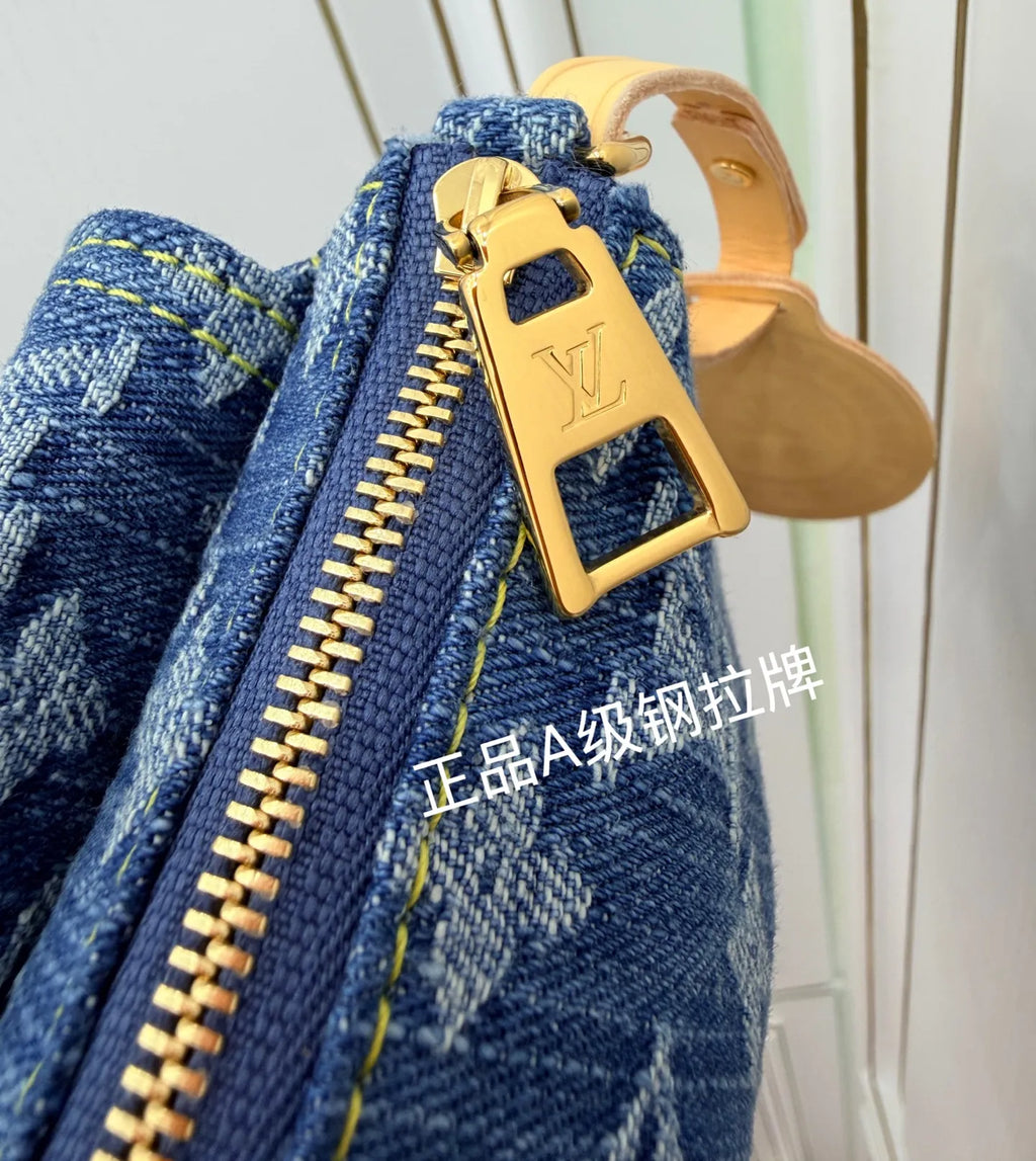 Diamond Pattern Leather Handbag Shoulder Bag M27602 168790