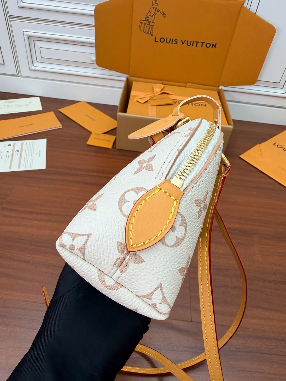 Diamond Pattern Leather Handbag Shoulder Bag M2A457 168850