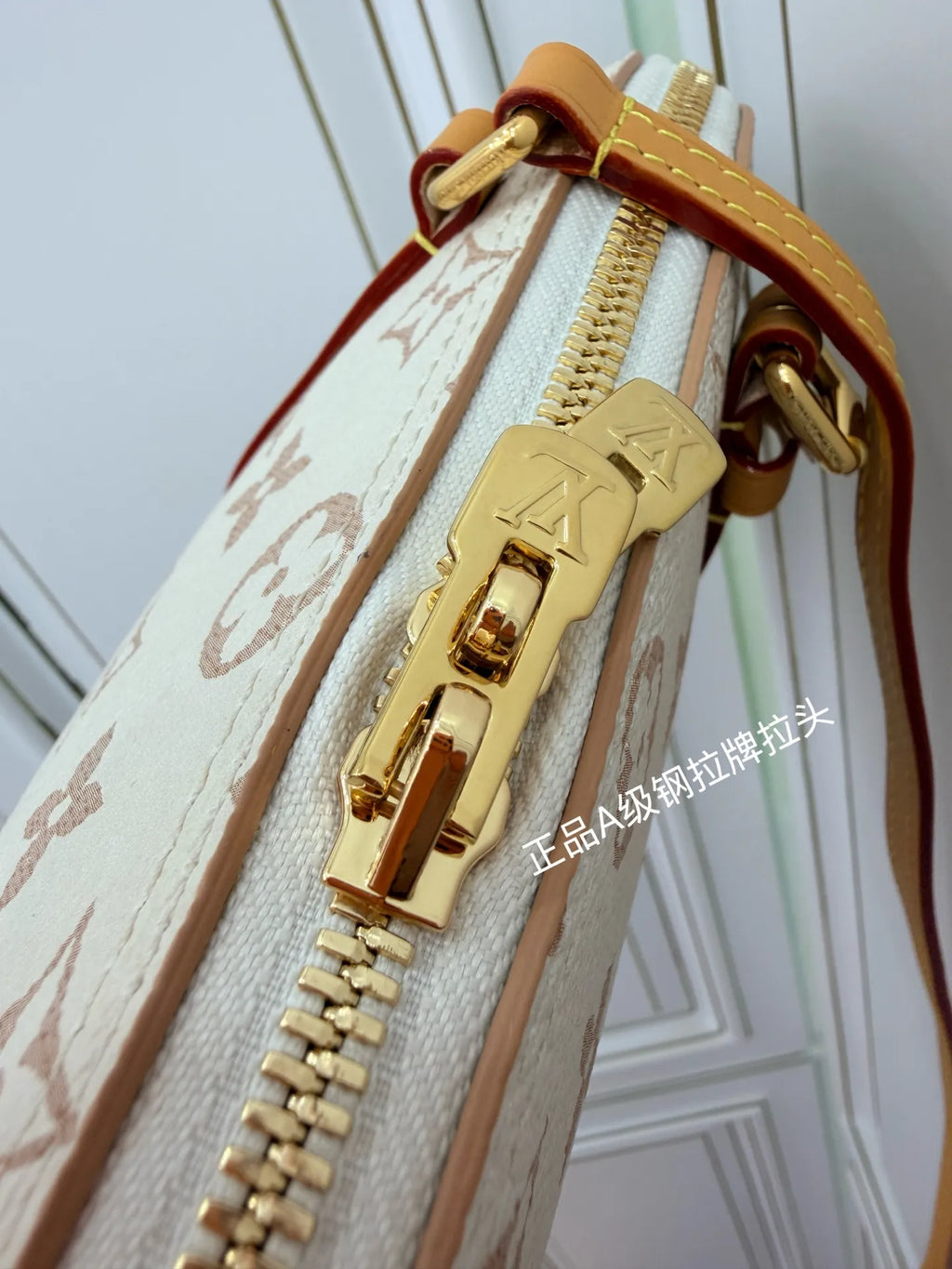 Diamond Pattern Leather Handbag Shoulder Bag M2A457 168850