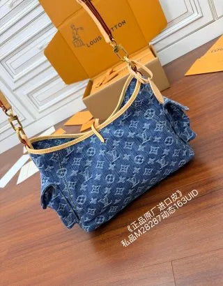Diamond Pattern Leather Tote Handbag M28287 135592