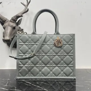 14.2 in Cannage Calfskin Tote Bag 36