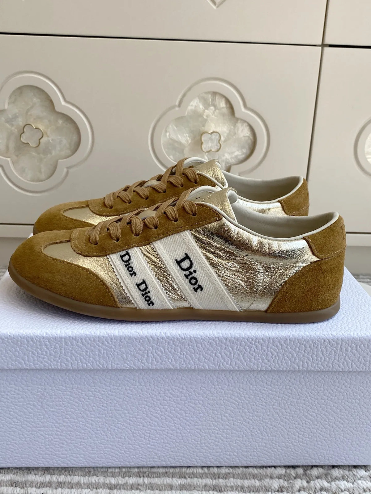 Dior 26ss Ribbon Retro Sneakers Cowhide Suede White
