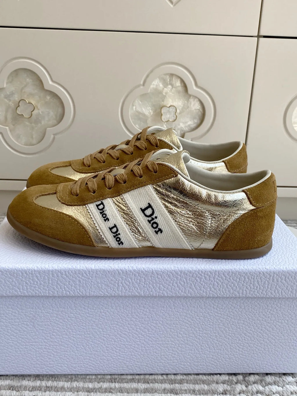 Dior 26ss Ribbon Retro Sneakers Cowhide Suede White