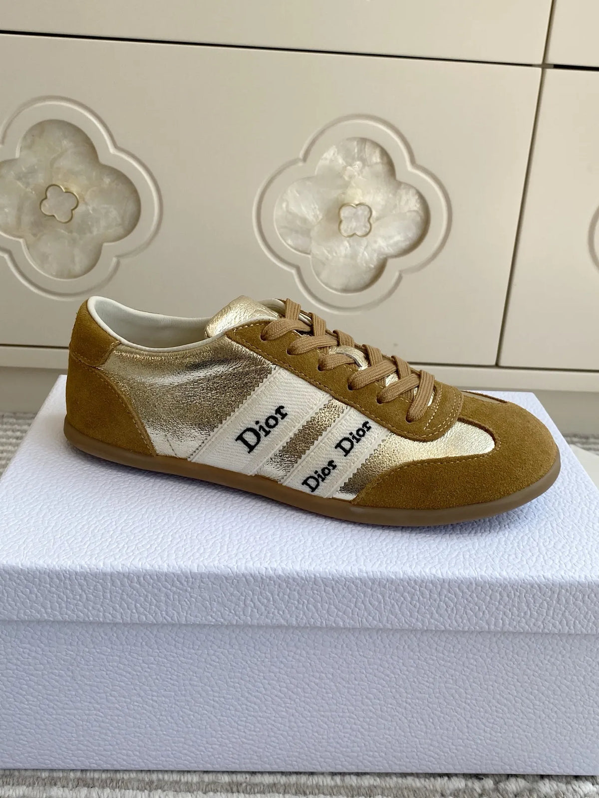 Dior 26ss Ribbon Retro Sneakers Cowhide Suede White