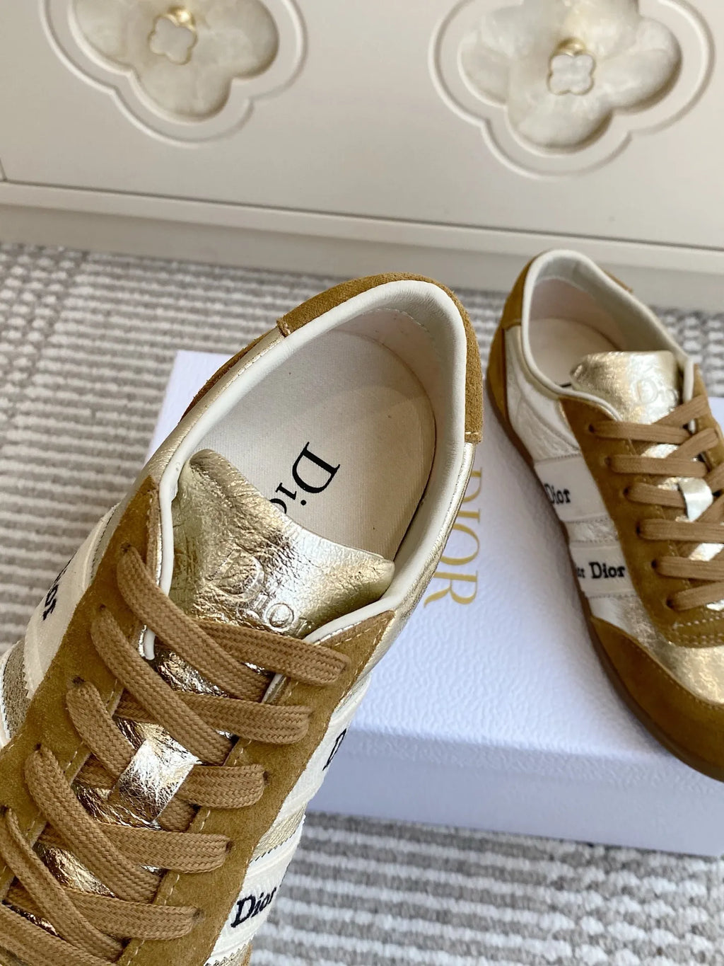 Dior 26ss Ribbon Retro Sneakers Cowhide Suede White