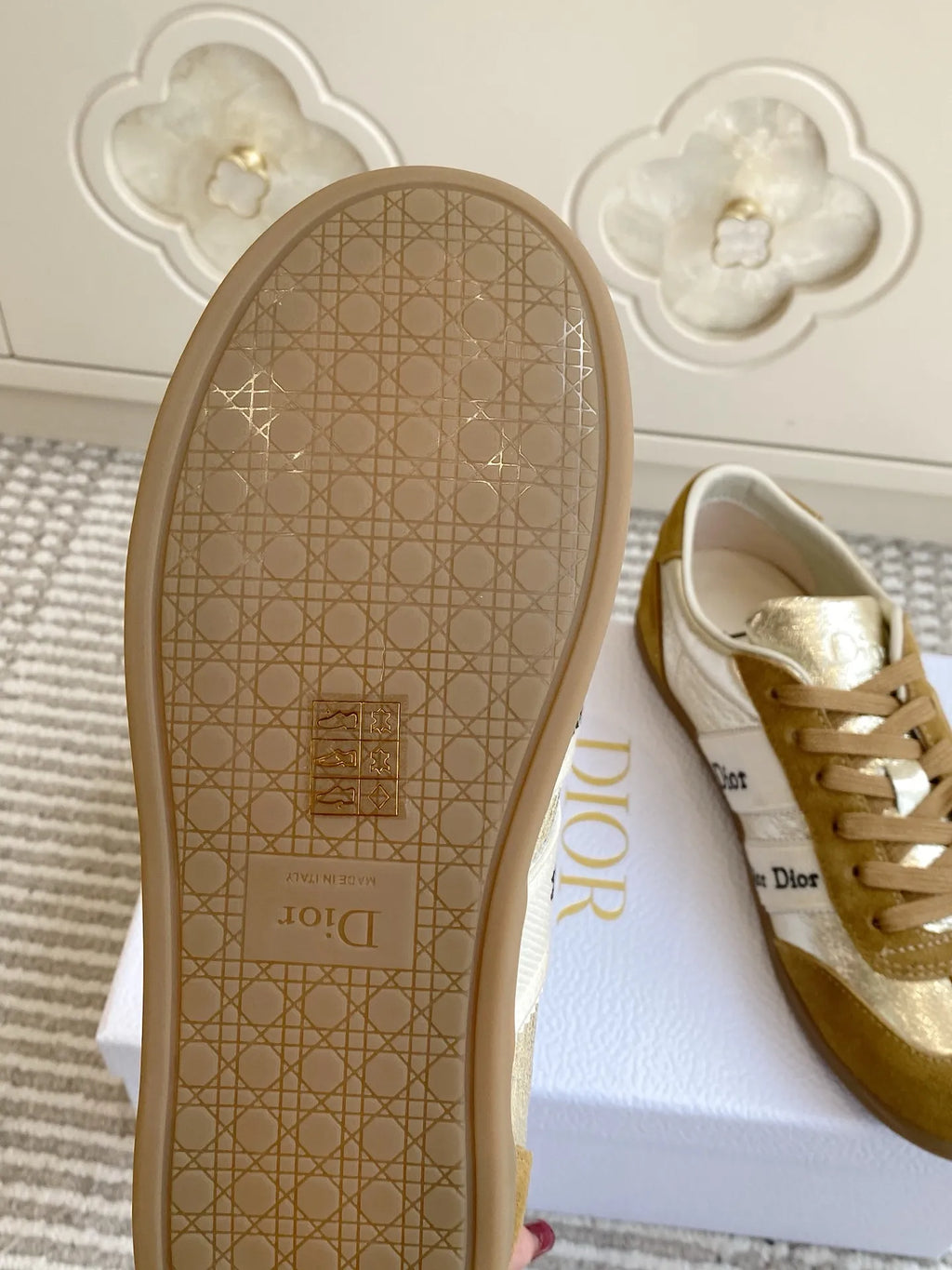 Dior 26ss Ribbon Retro Sneakers Cowhide Suede White