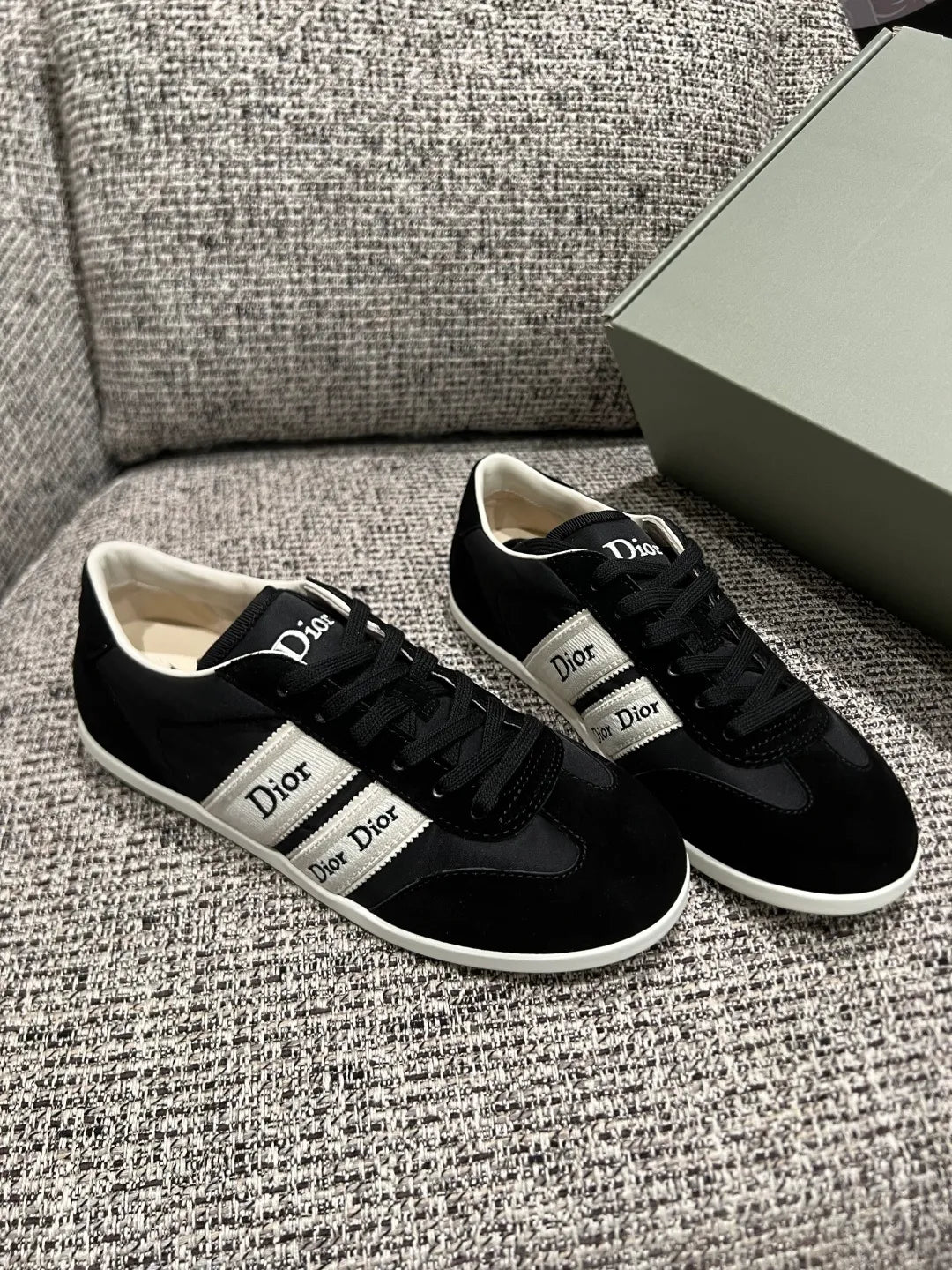 Dior 26Ss Women's Ribbon Embroidered Suede German Training Shoes