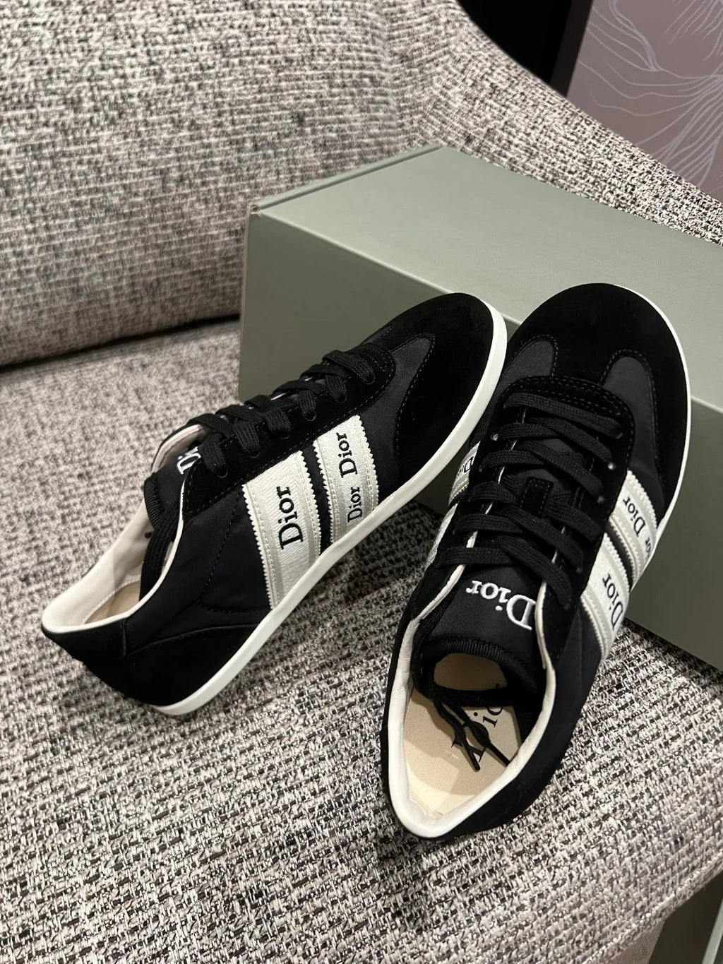 Dior 26Ss Women's Ribbon Embroidered Suede German Training Shoes
