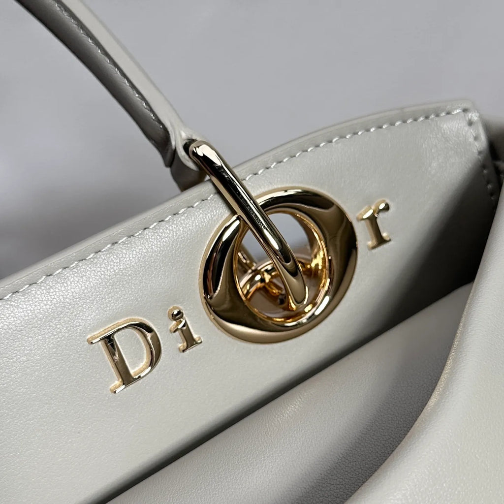 Dior Bow 11 in Handbag 0737