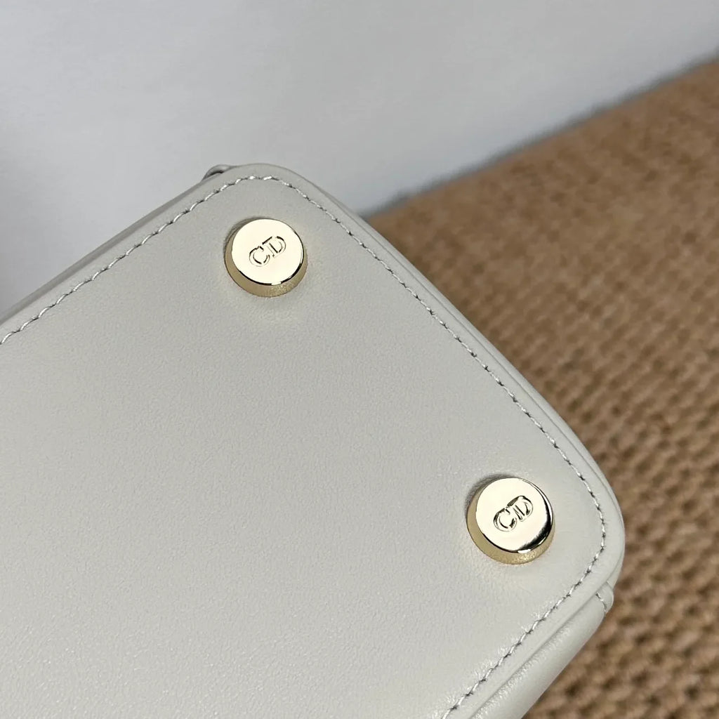 Dior Bow 11 in Handbag 0737