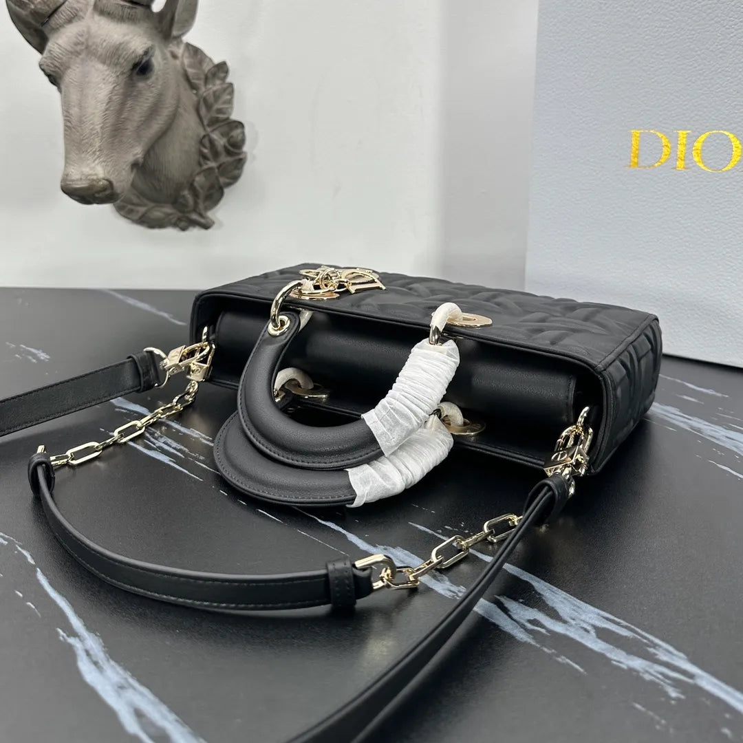 Dior D-Joy 8.7 in Handbag 0540