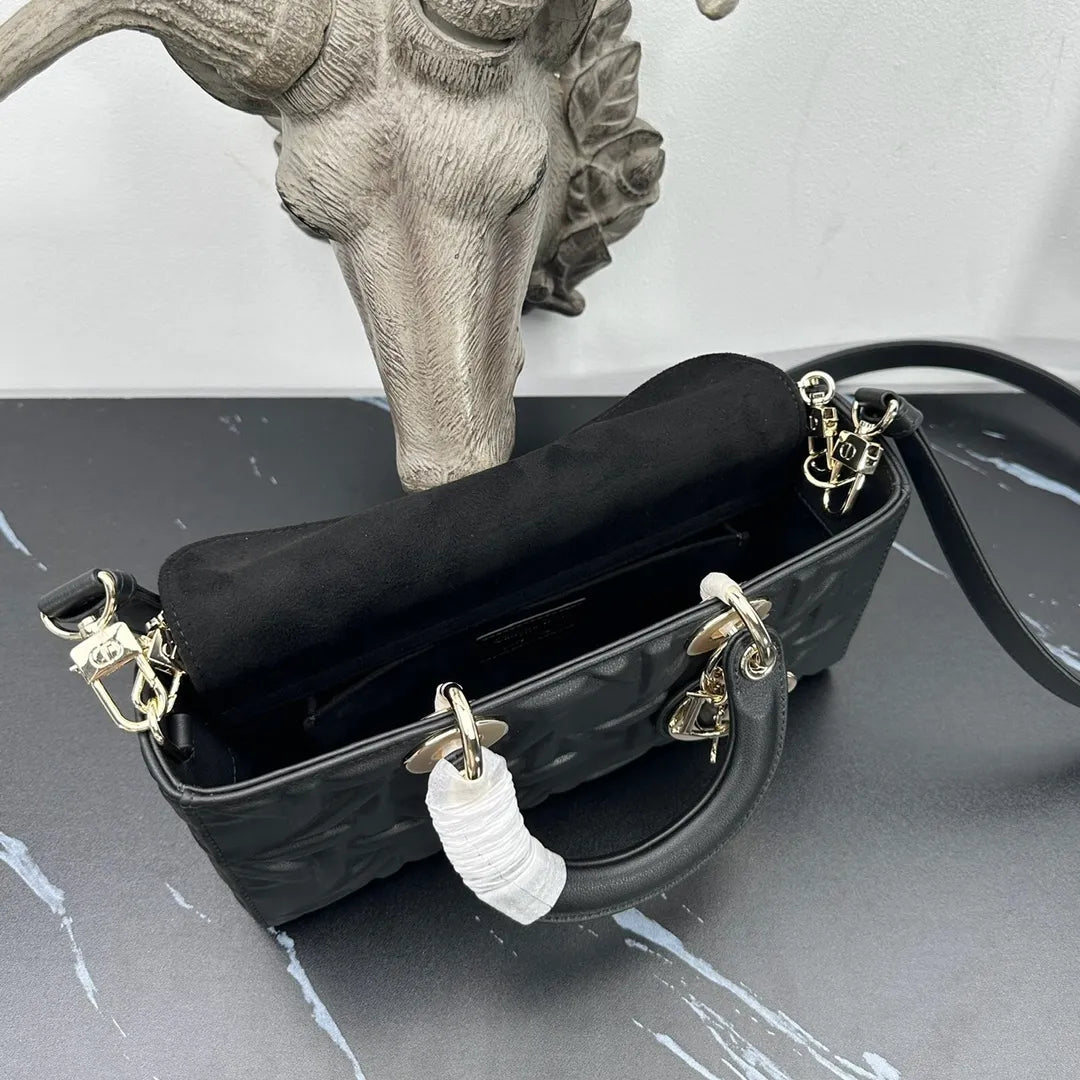 Dior D-Joy 8.7 in Handbag 0540