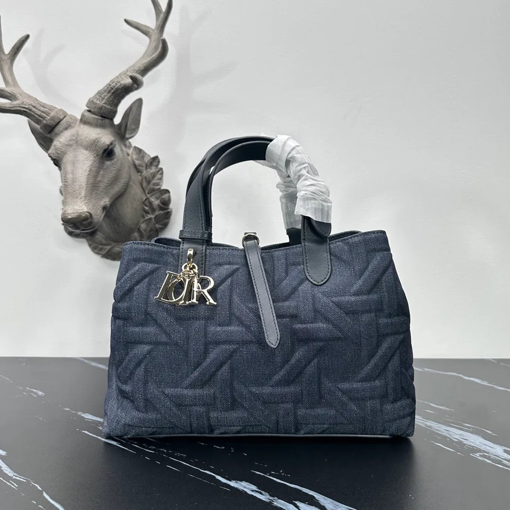 Toujours 11.2 in Cannage Bag 1164