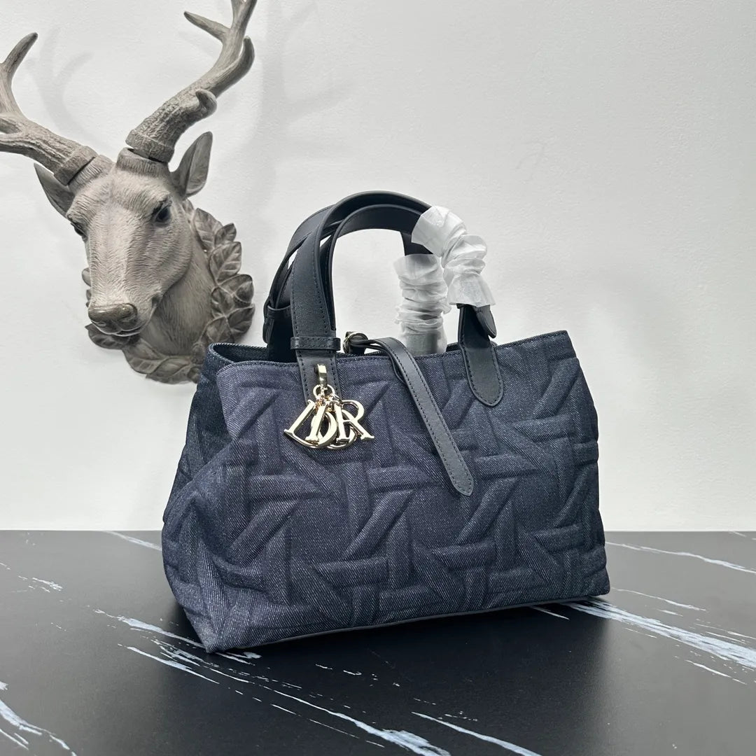 Toujours 11.2 in Cannage Bag 1164