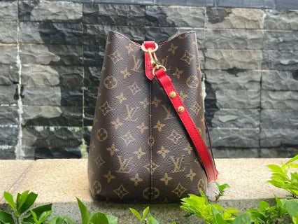 ÉSÉ M44021 Coated Fabric Bucket Bag Red