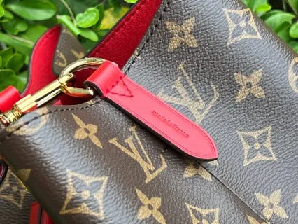 ÉSÉ M44021 Coated Fabric Bucket Bag Red