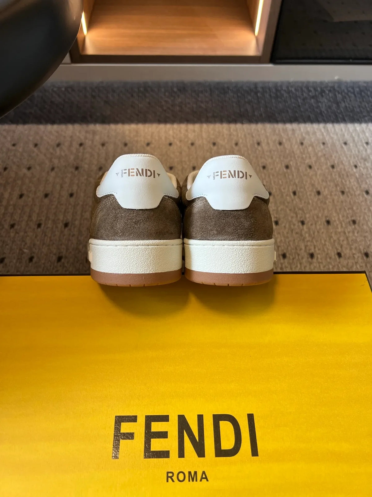 Fend 26ss Retro Casual Sneakers Cowhide Suede White