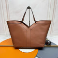 Fine-Grain Leather 15.4 in Tote Bag 817602