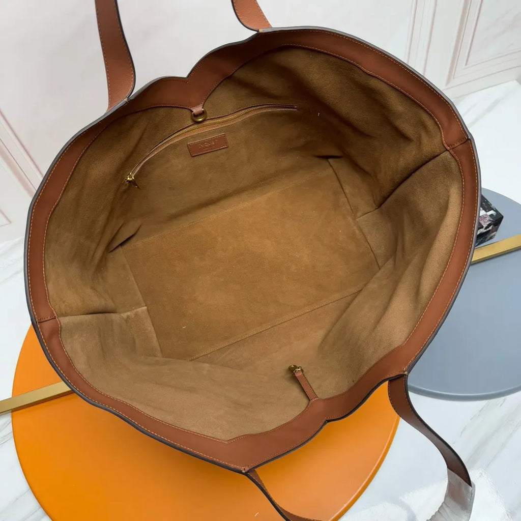 Fine-Grain Leather 15.4 in Tote Bag 817602