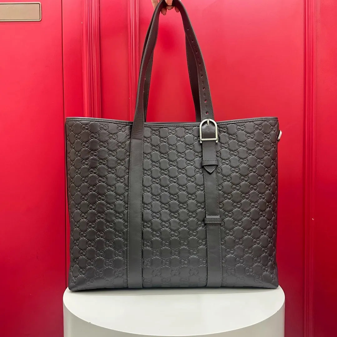 GG Emblem 15.0 in Large Tote Bag 850218