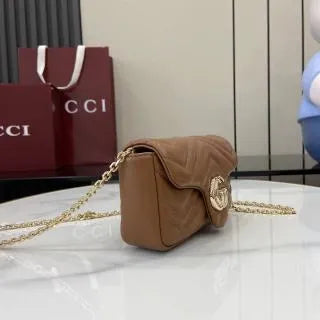 GG Marmont Matelassé Leather 6.5 in Mini Bag 841290