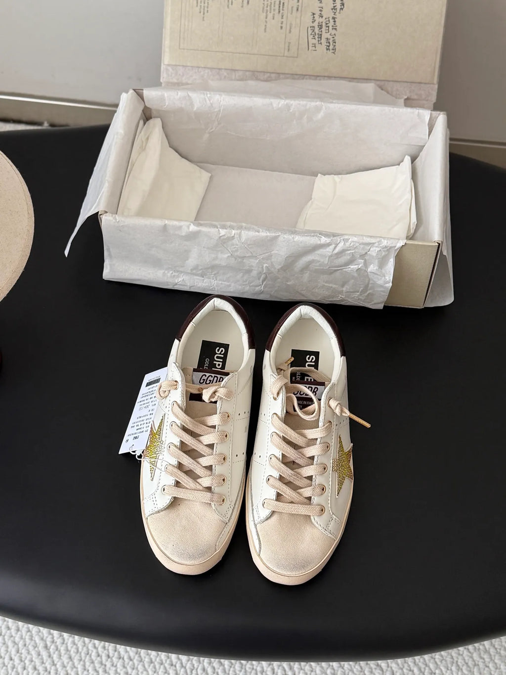 GGDB Women's Graffiti Distressed Sneakers