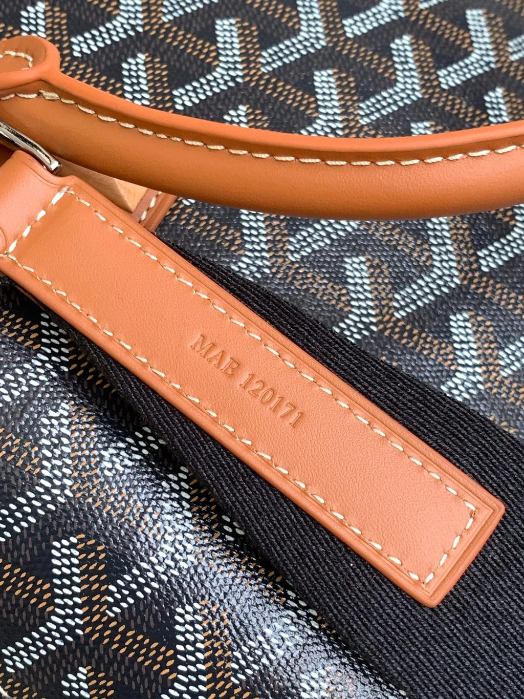 Goyard Vendome Shell Bag Coated Canvas Leather 8820