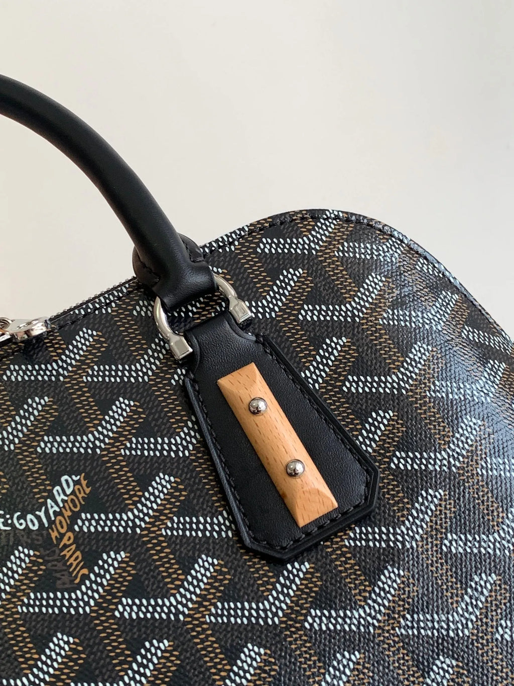 Goyard Vendome Shell Bag Coated Canvas Leather 8820