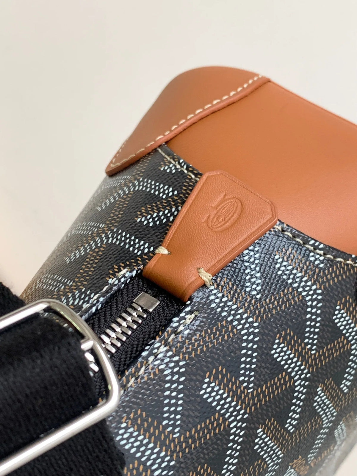 Goyard Vendome Shell Bag Coated Canvas Leather 8820