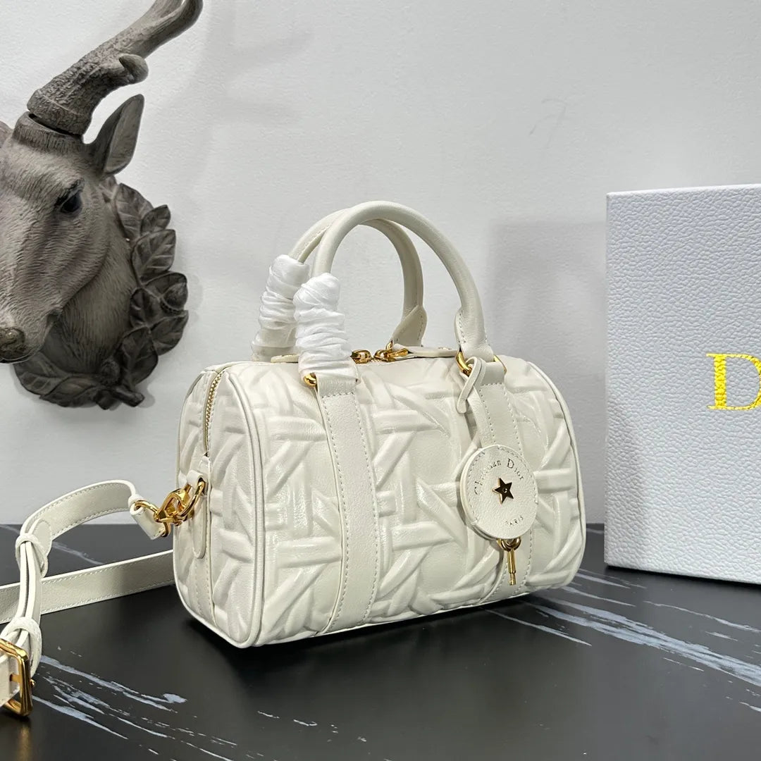 Groove 8.1 in Handbag 1365