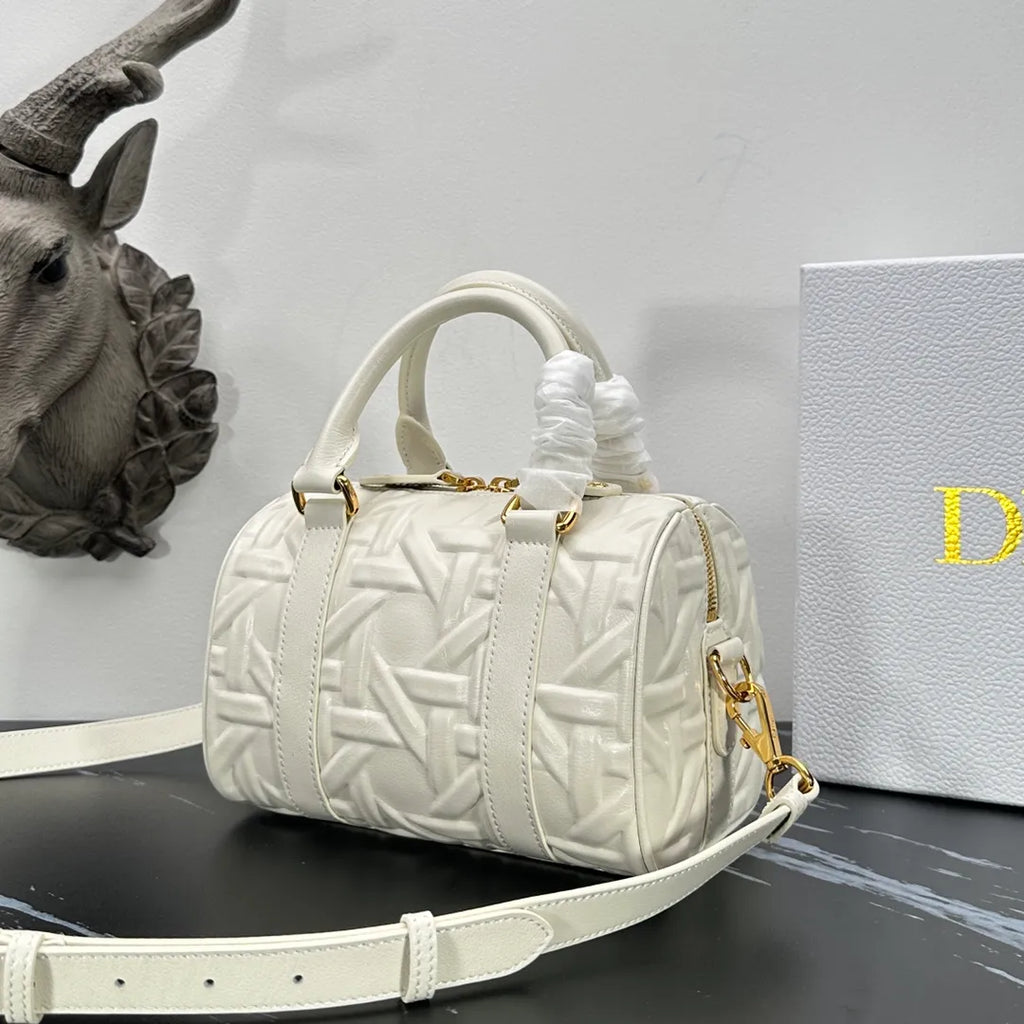 Groove 8.1 in Handbag 1365