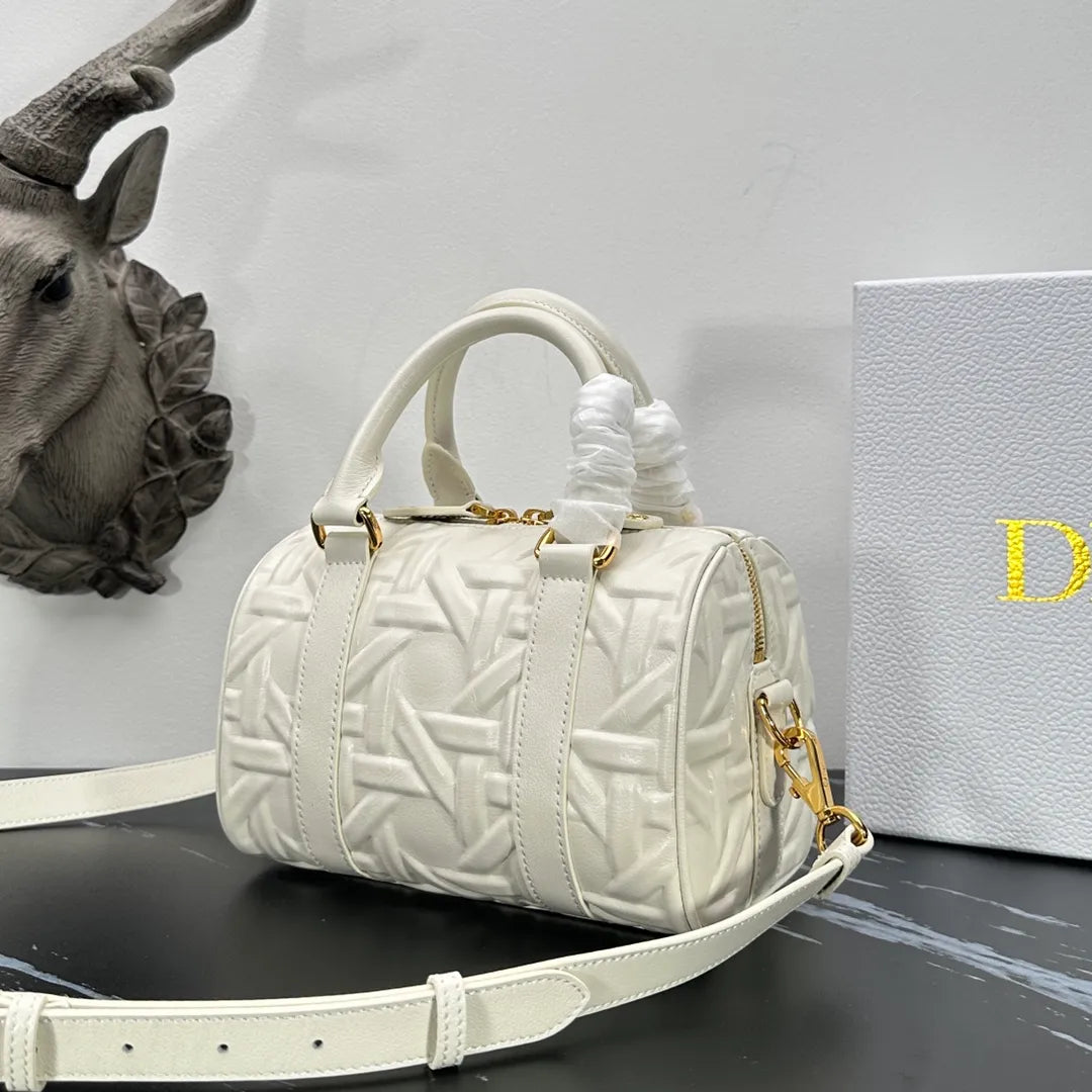 Groove 8.1 in Handbag 1365