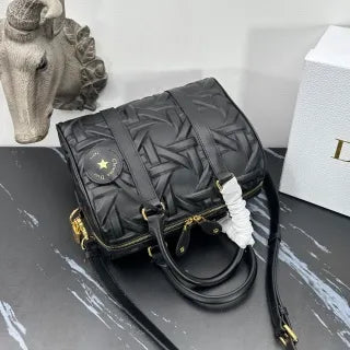 Groove 9.8 in Handbag 1365