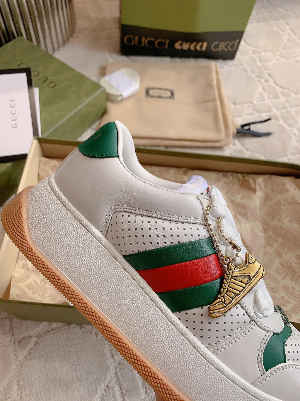 Gucci Couple Style Thick-Soled Leather Shoes Cowhide Leather 323353