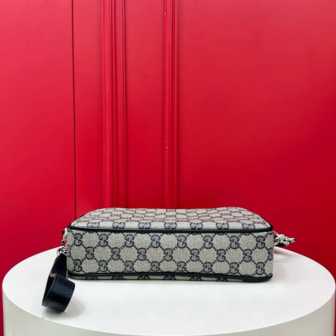 Kyoto Elegance Series 9.4 in Crossbody Bag 821747