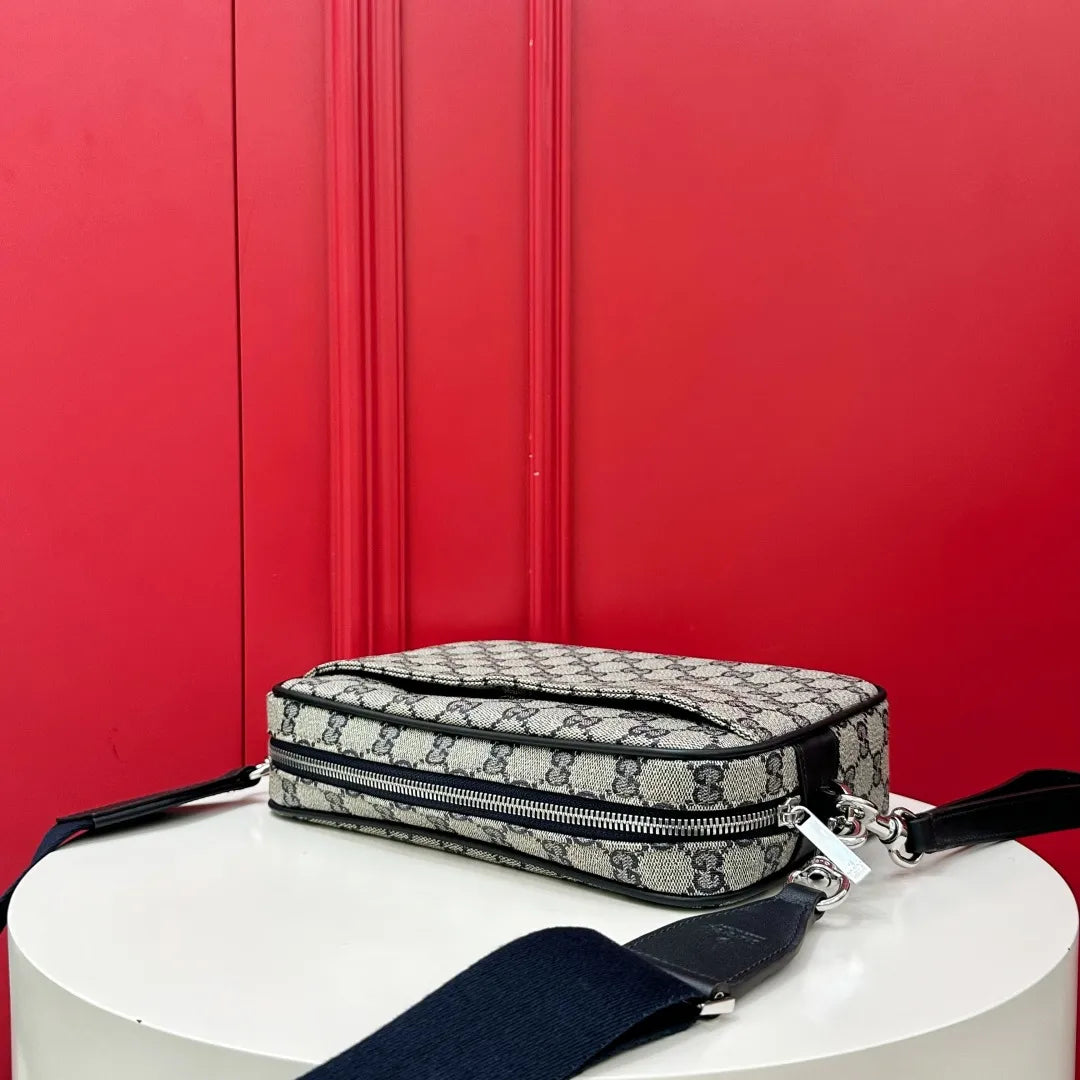 Kyoto Elegance Series 9.4 in Crossbody Bag 821747