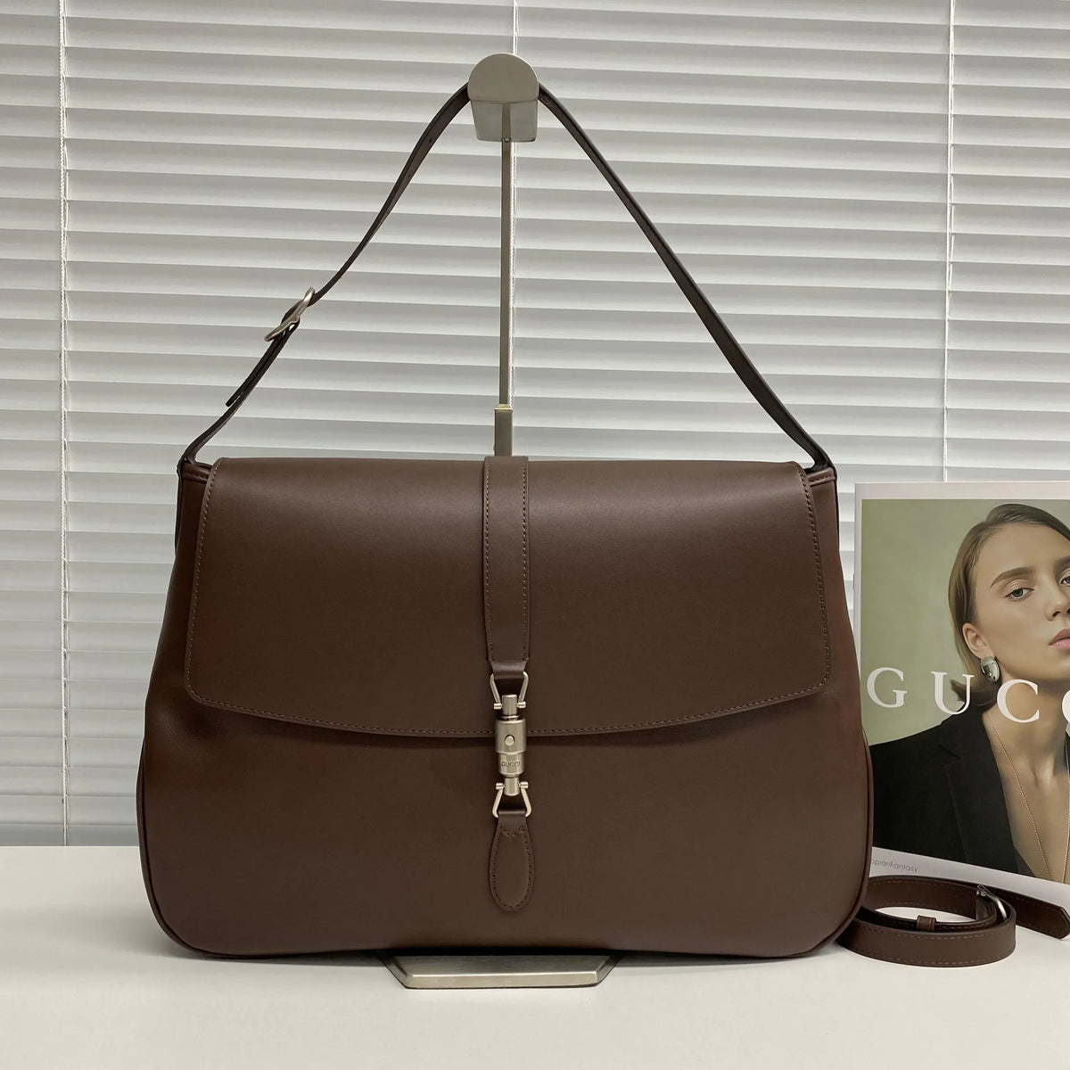 Primavera 16.9 in Shoulder Bag 800305