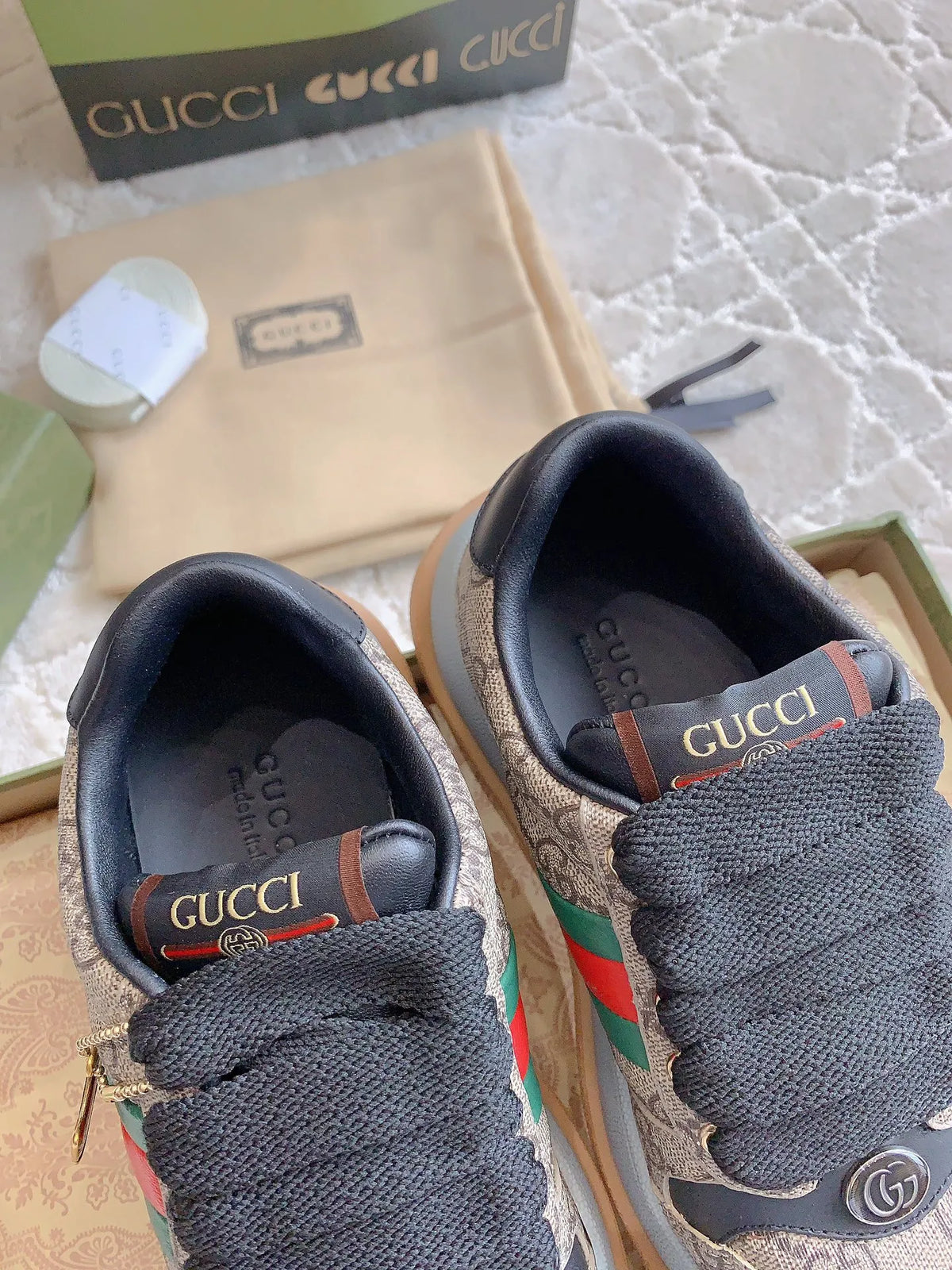 Gucci Thick-Soled Shoes Leather Fabric 323351
