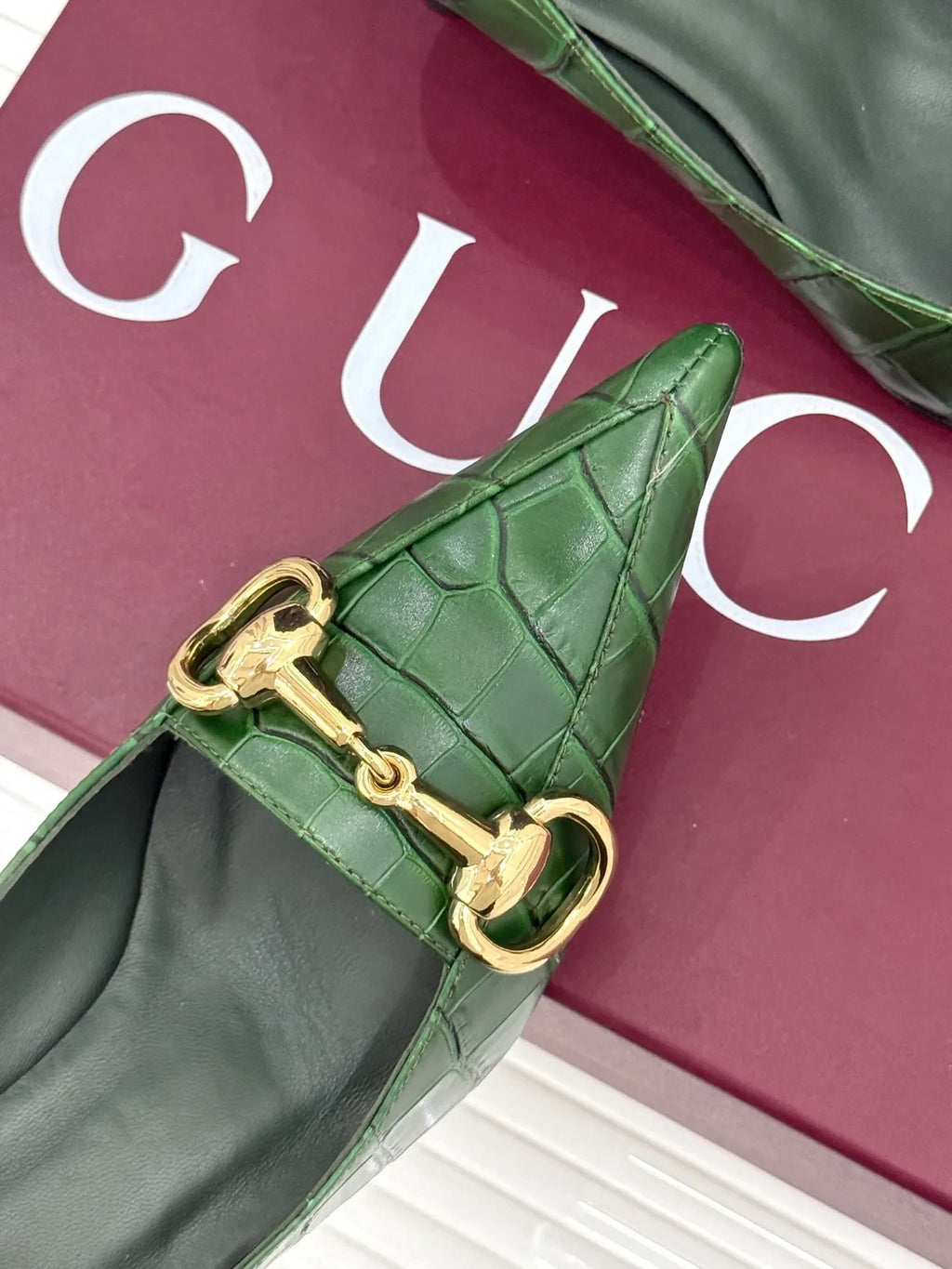 Gucci Women's Boulevard Horsebit Pointed Toe Pumps 26WF