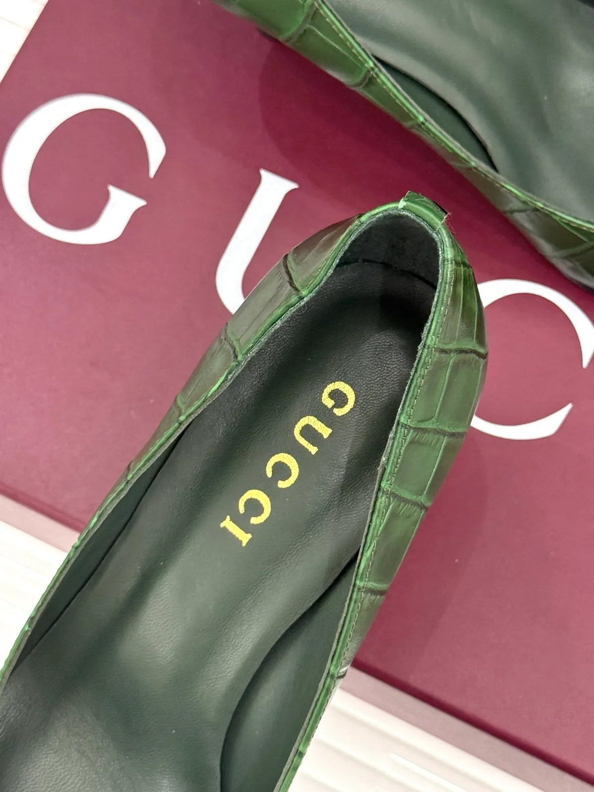 Gucci Women's Boulevard Horsebit Pointed Toe Pumps 26WF